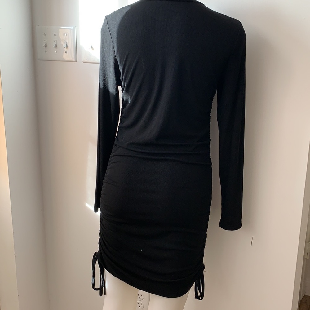 Yigc Black Long Sleeves Dress with Draw String Side Ties Size Large - Picture 2 of 7